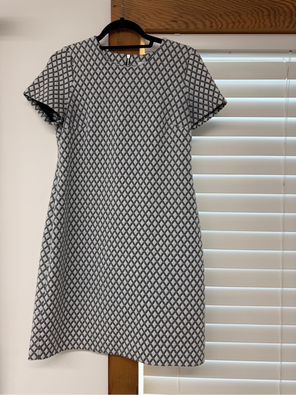 Calvin Klein Gray and White Geometric Shift Dress